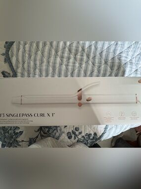 T3 White and Rose Gold 1" Ceramic Curling Iron
